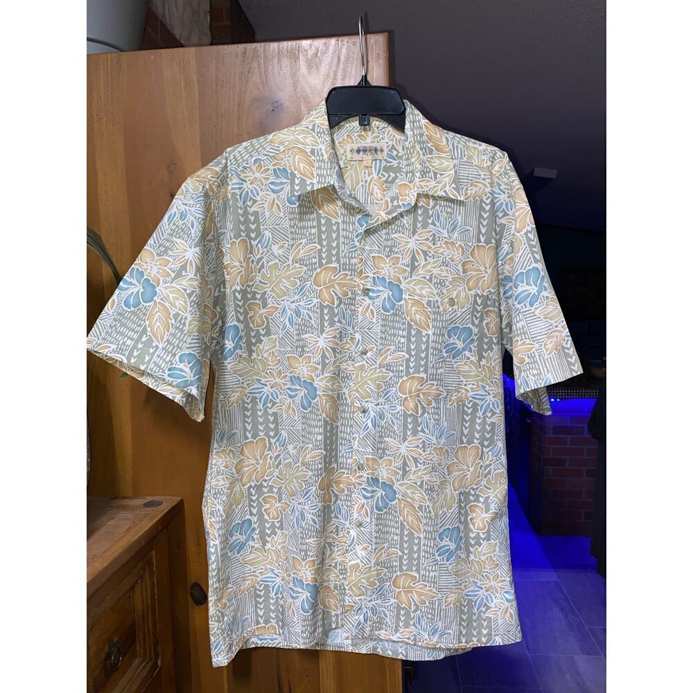 Vintage Campia Moda Hawaiian‎ casual button down shirt.  Size M